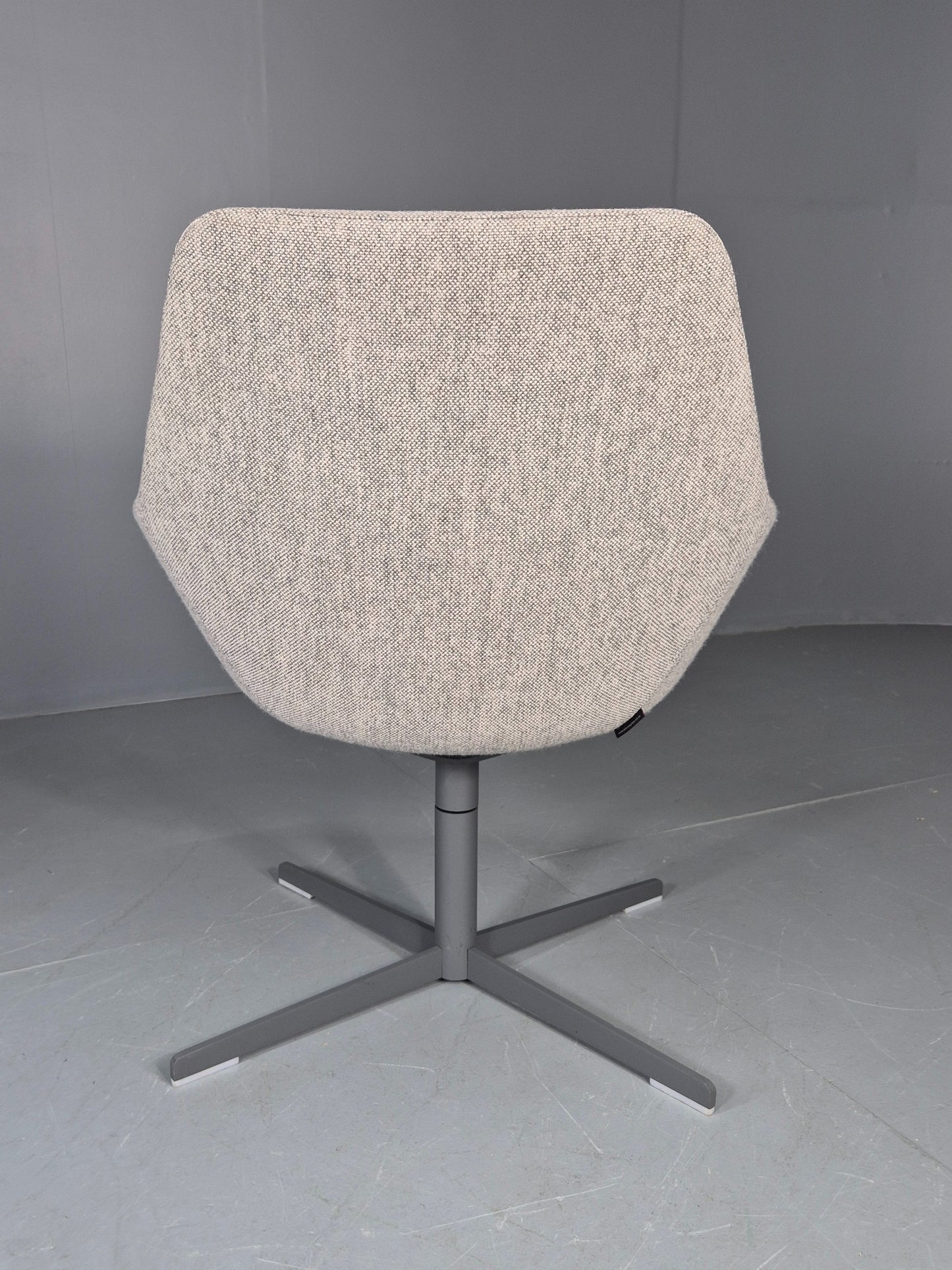 Vintage Swivel Tub Chair Hitch Mylius Modern Design Retro Cream  EB12843