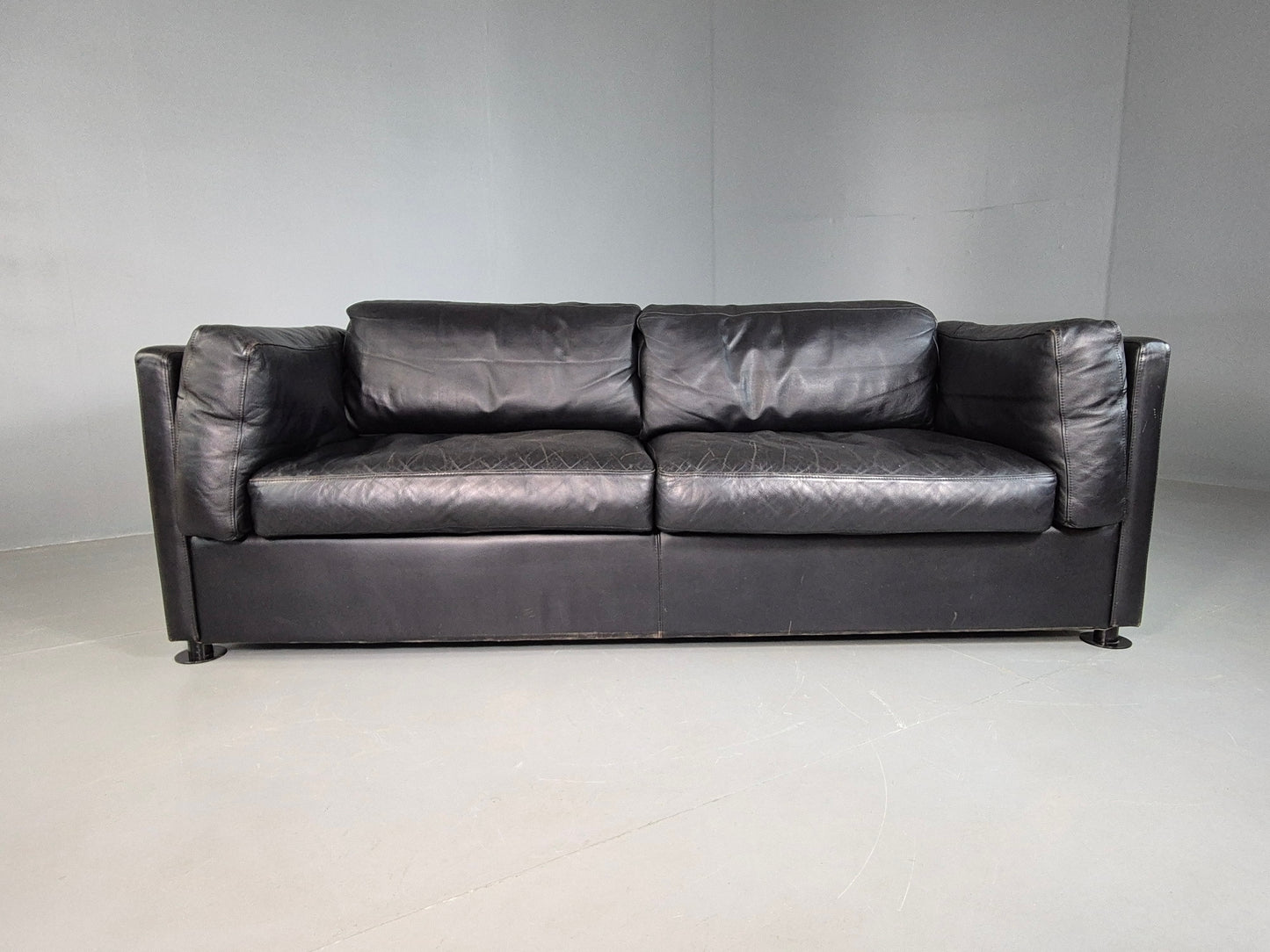 EB7120 Vintage Danish 2.5 Seat Sofa Black Leather 1980s Retro MCM M2SS