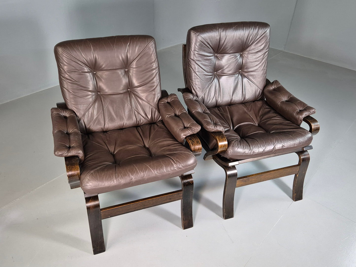 EB7285 2 Vintage Danish Lounge Chairs Brown Leather Bentwood 1980 Retro MCM MBEN