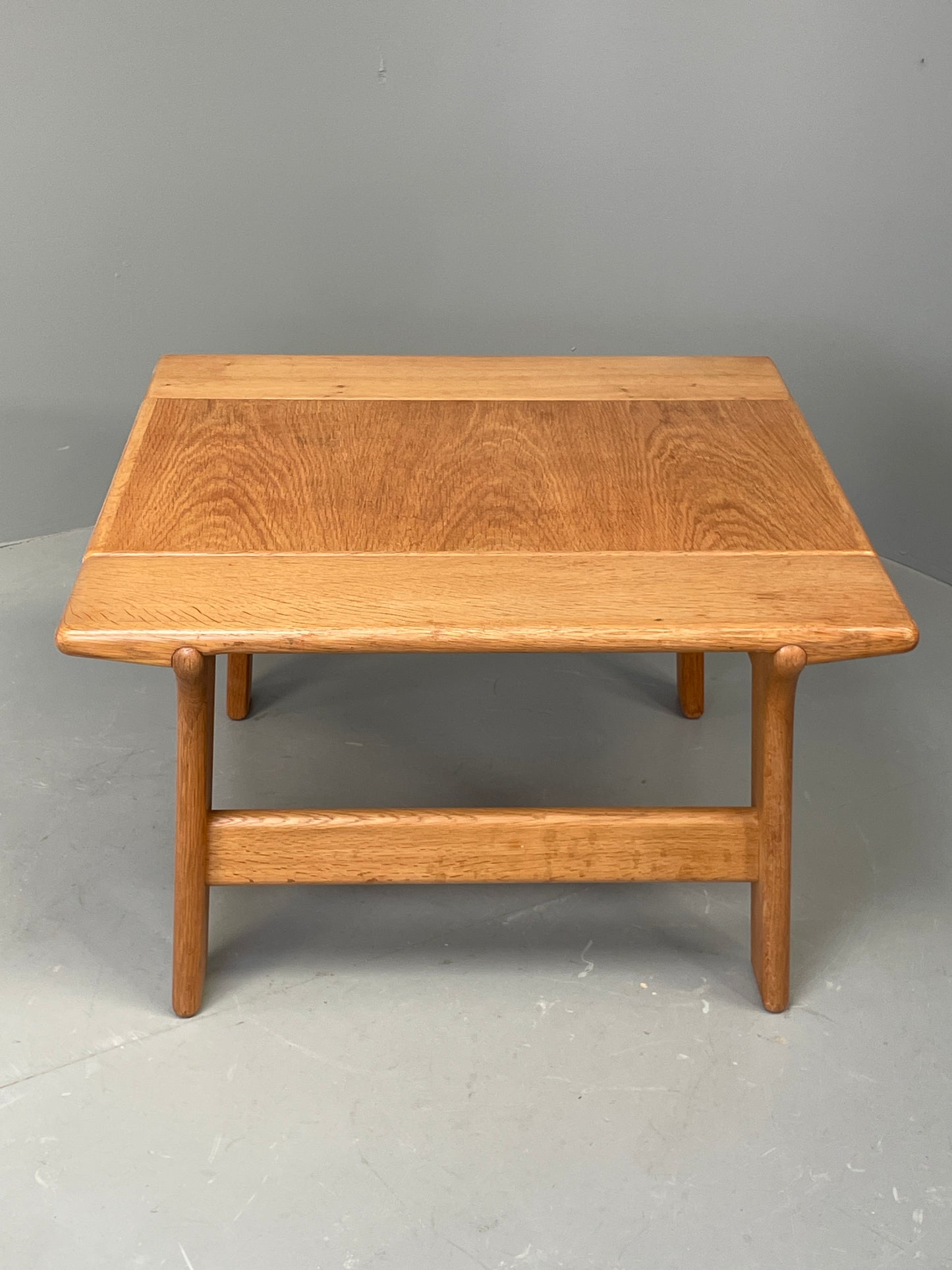 Vintage Oak Coffee Table Retro Danish Design Solid Oak Chunky EB12359