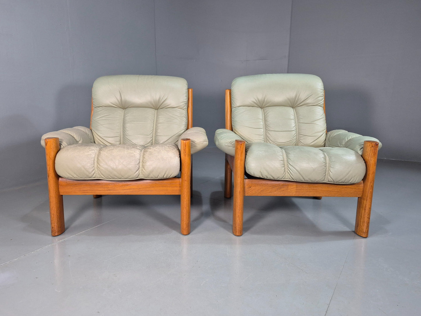 2 Vintage Ekornes Montana Lounge Chairs Teak Frames 1980s Retro MCM EB07995
