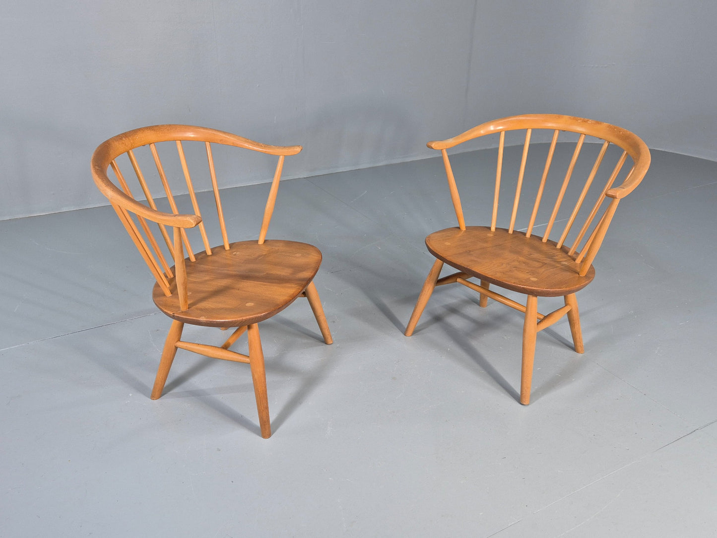 2 Ercol Cowhorn Elbow Chairs Blonde Wood 1960s Short Legged Retro MCM EB12459