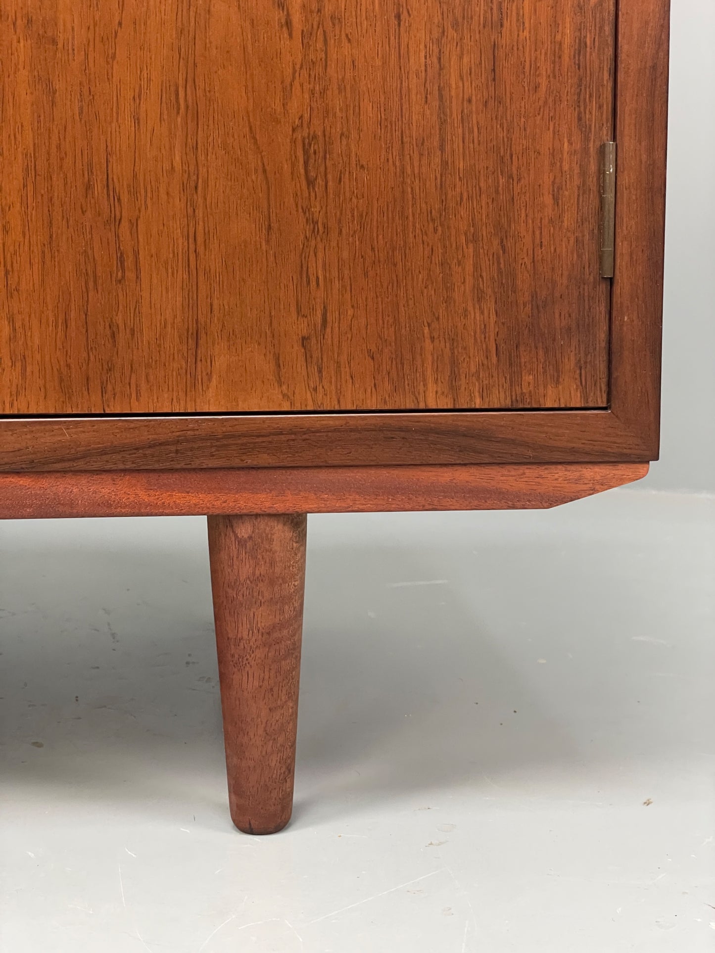 Vintage 1960s Sideboard Cabinet Danish Mid Century Darkwood Shelving EB12922