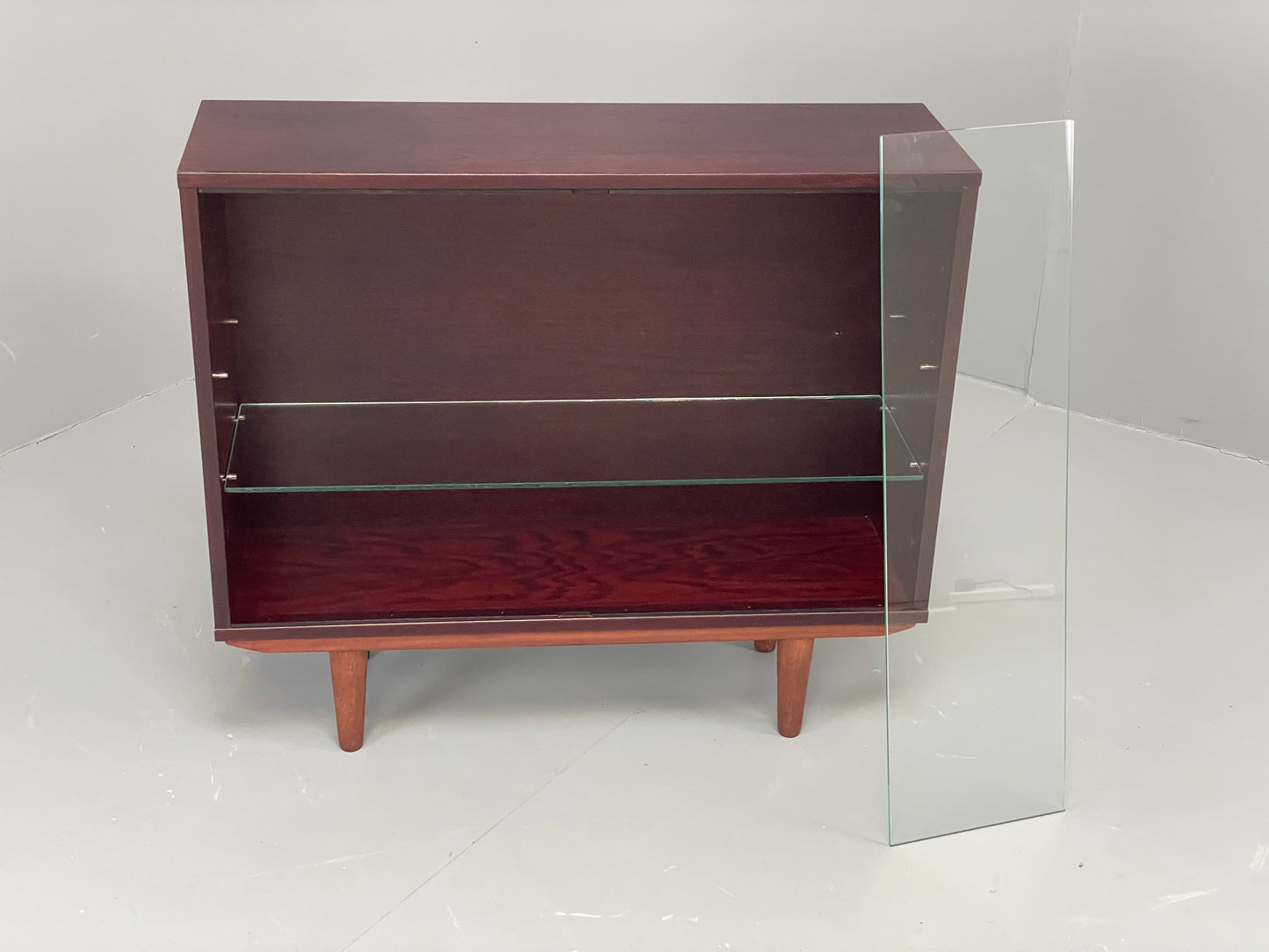 Vintage Dark Oak Bookcase Adjustable Glass Shelving By Beaver & Tapley EB112894