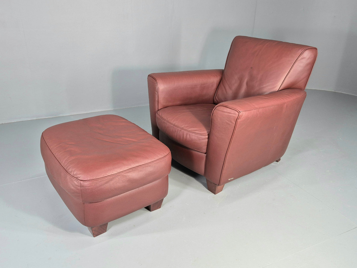 Vintage Natuzzi Chair and Footstool Leather Art Deco Club Style Modern EB12487