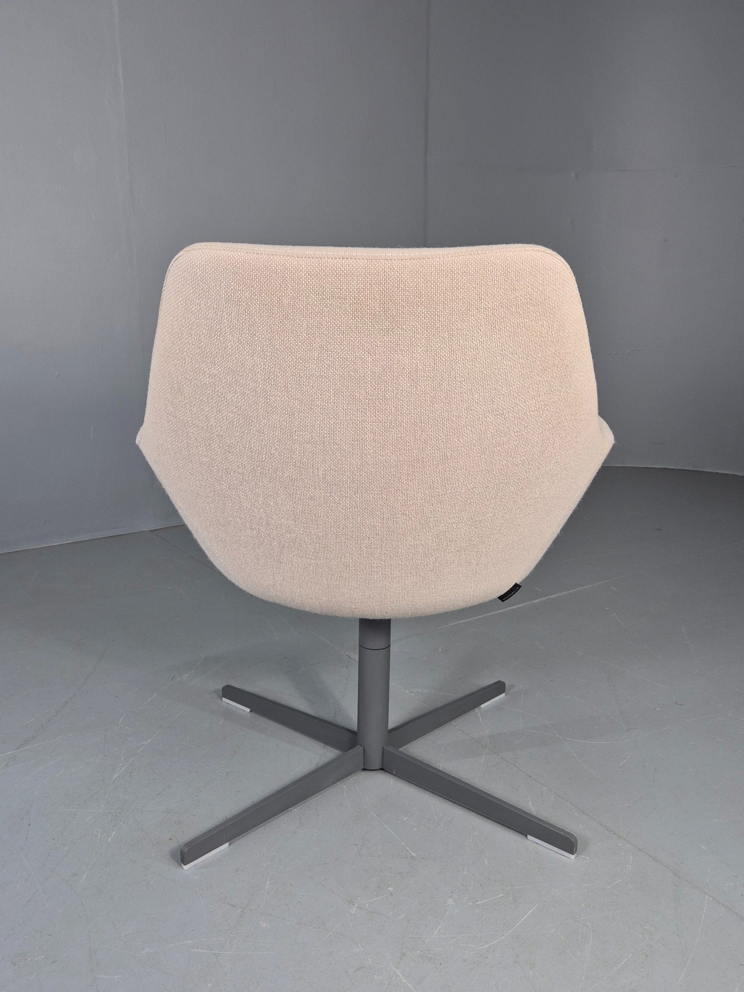 Vintage Swivel Tub Chair Hitch Mylius Modern Design Retro Cream EB12848