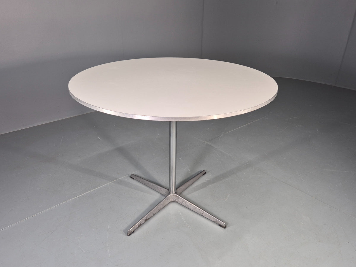 Vintage Fritz Hansen Circular Side Table Arne Jacobsen Design EB13005