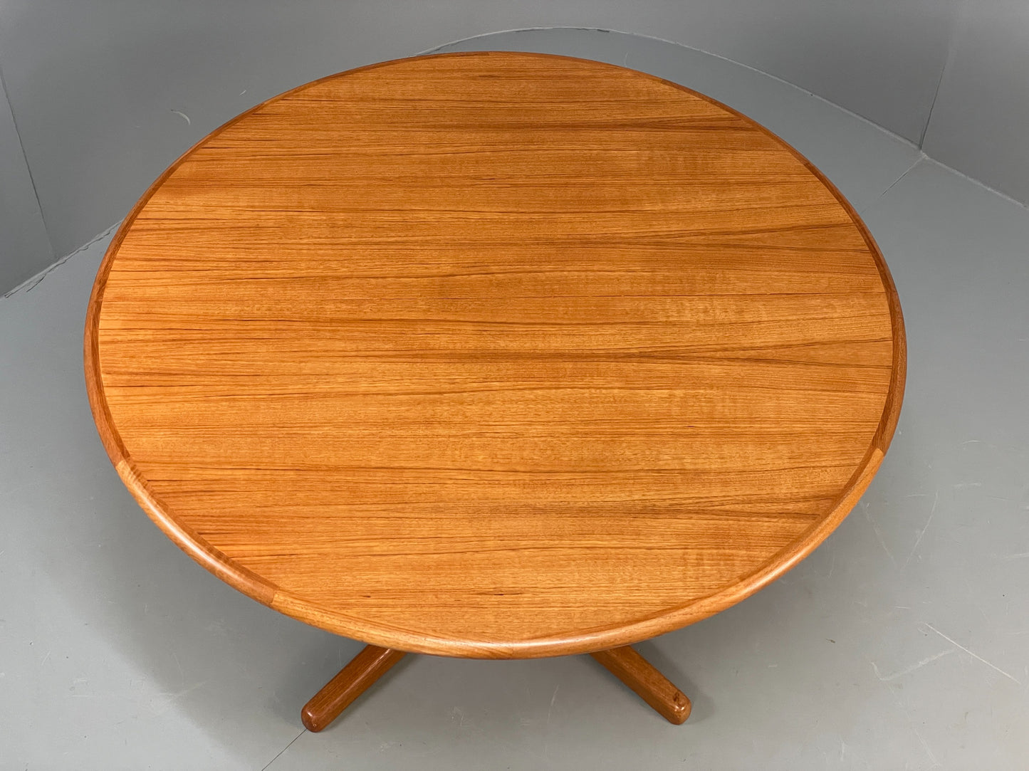 Vintage Teak Dining Table Circular Danish Retro Design 1970s EB12074
