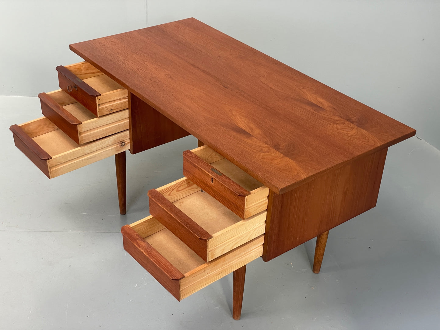 Vintage Danish Teak Desk Mid Century Retro Drawers Beech Legs EB12334