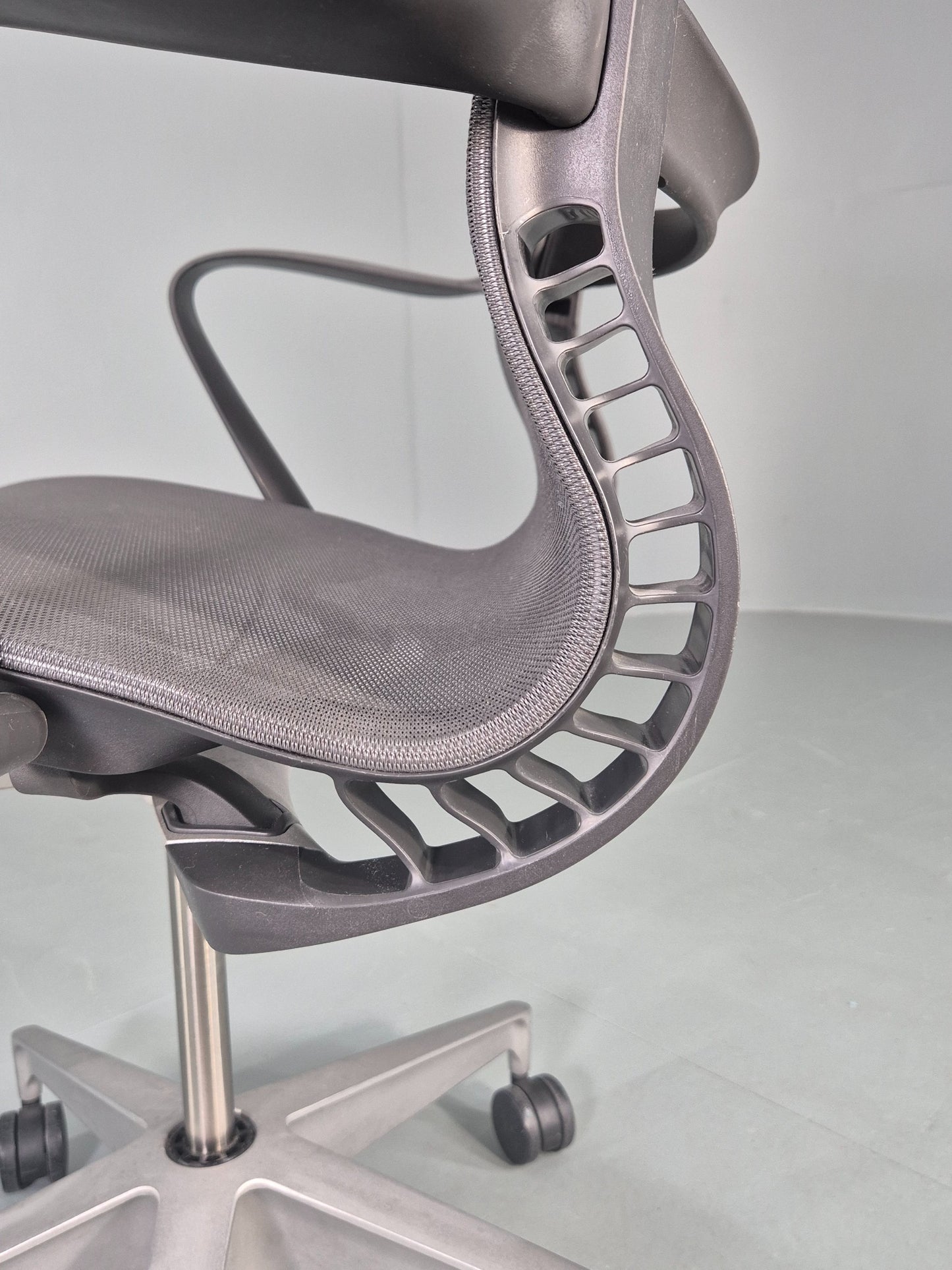 Herman Miller Setu Office Chair Modern design Quality Comfortable EB12572