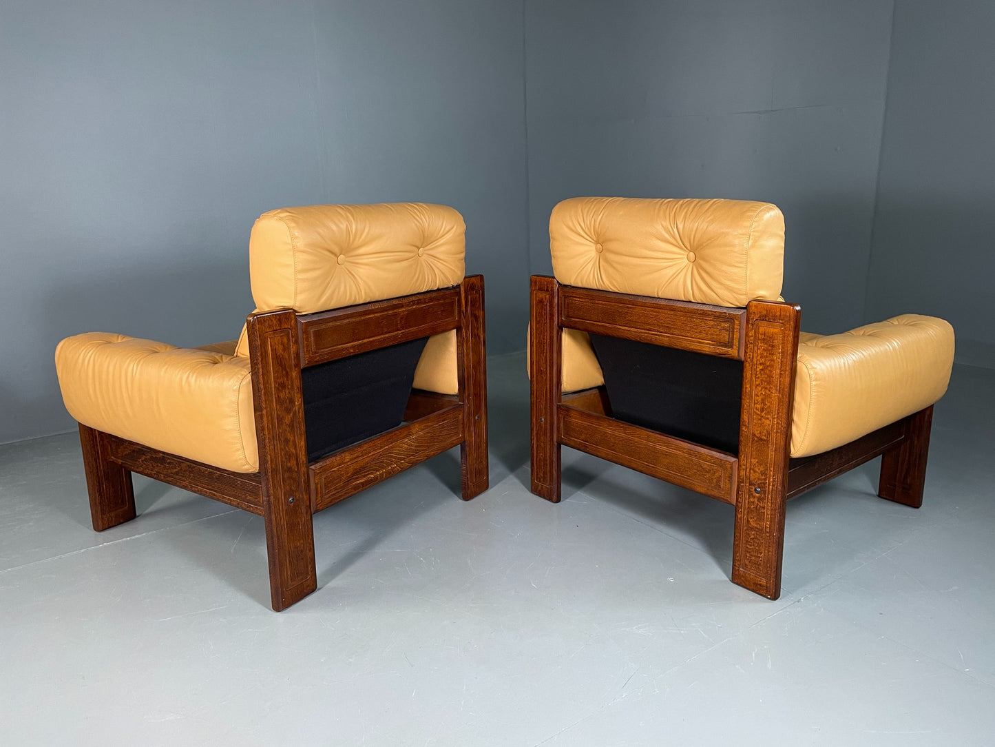 2 Vintage Ekornes Lounge Chairs Caramel Leather 1980s Retro MCM EB06937