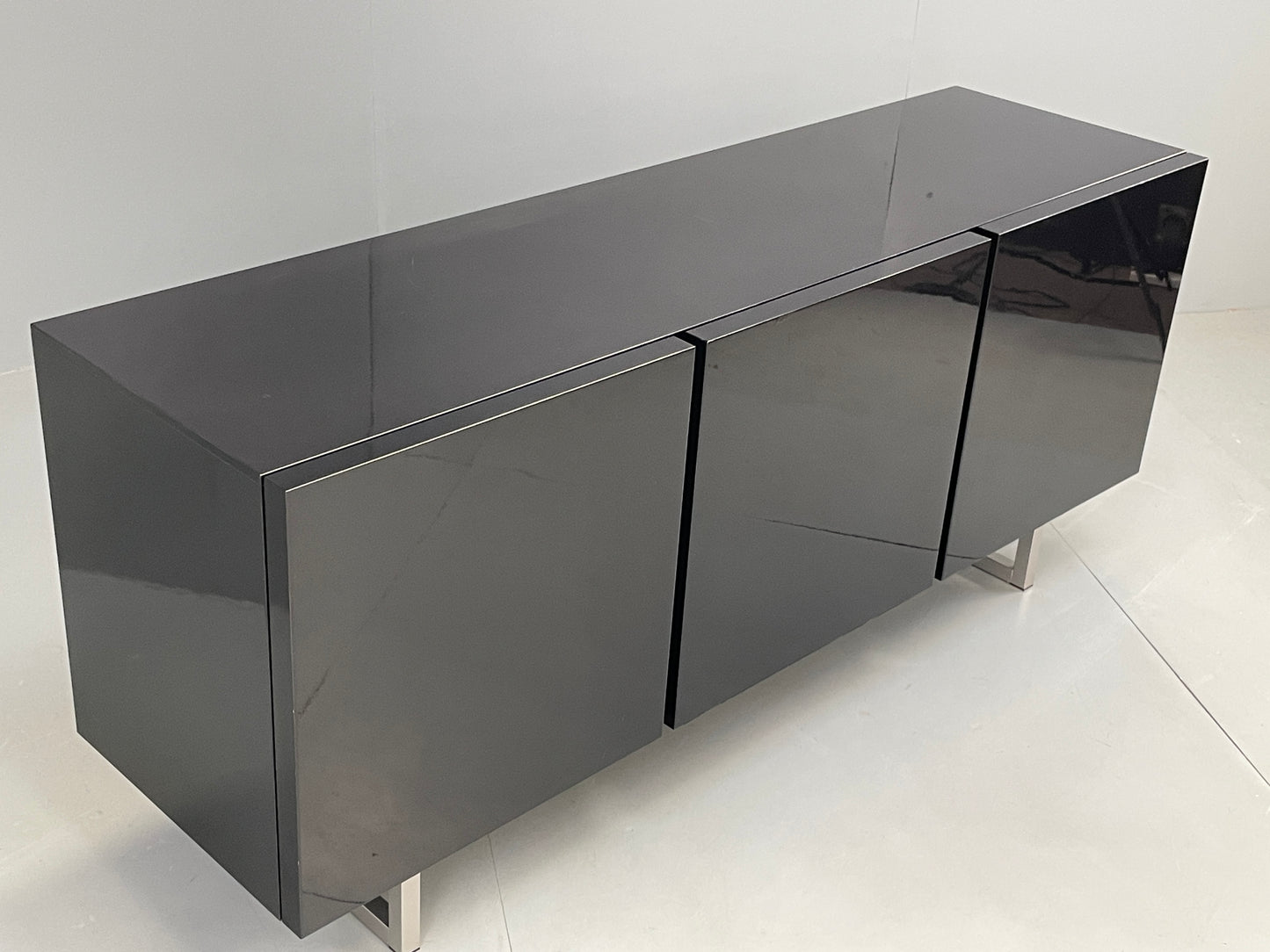 Calligaris Black 'Seattle' Sideboard Modern Italian Lacquered Drawers EB12498