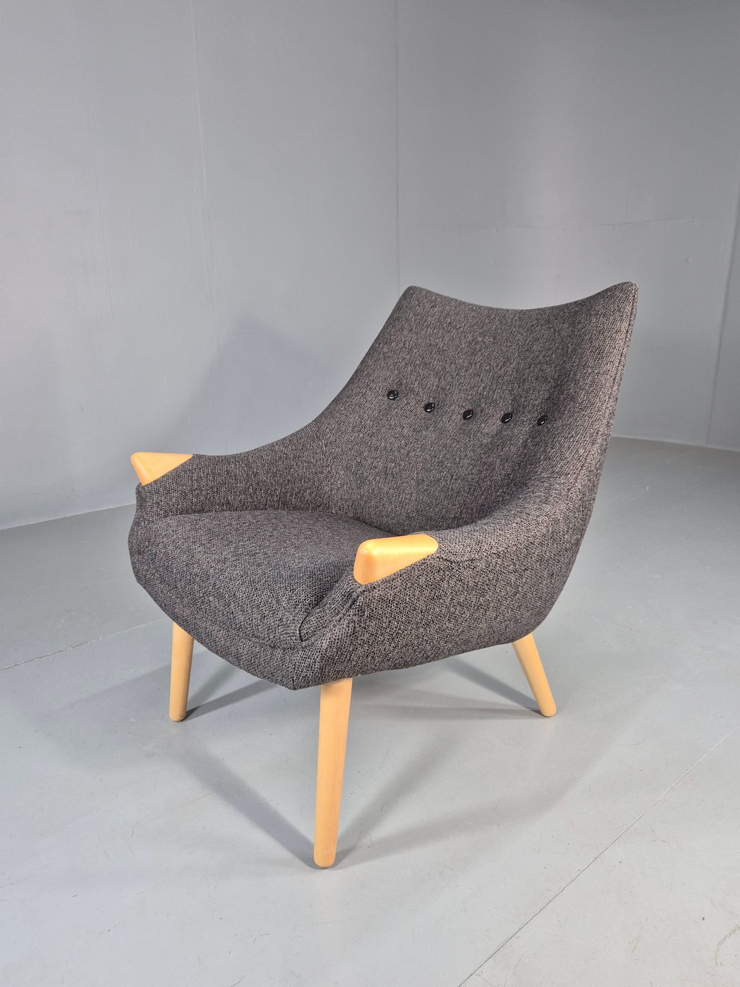 Vintage Mama Bear Matzform Lounge Chair Grey Beech Danish Modern Design EB12316