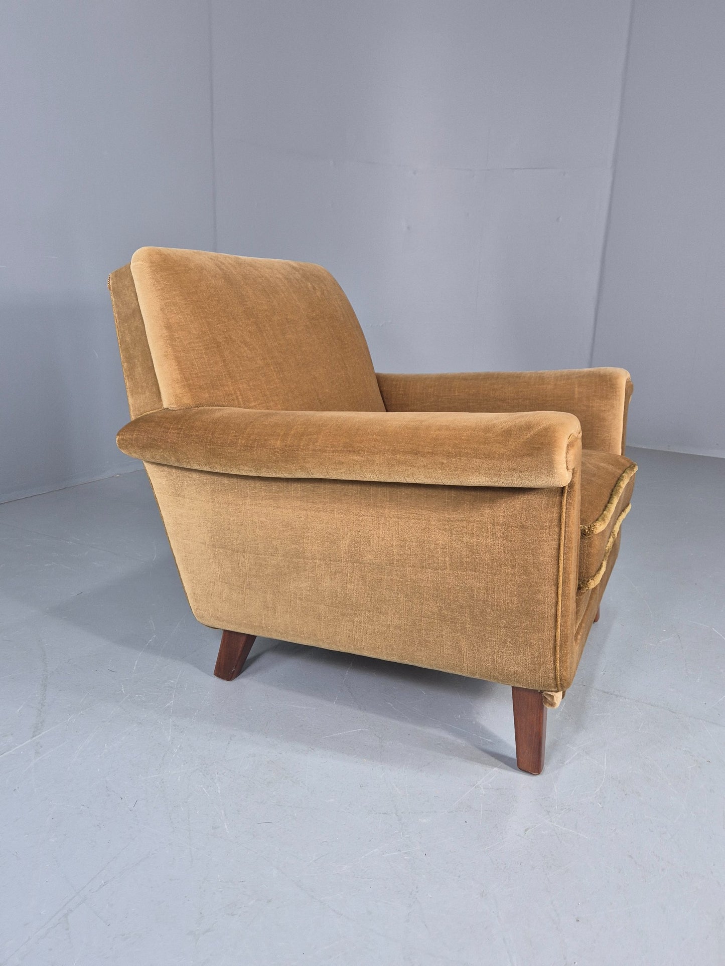 Vintage Mid Century Lounge Chair Danish Design 1960s Retro Low Back EB12682