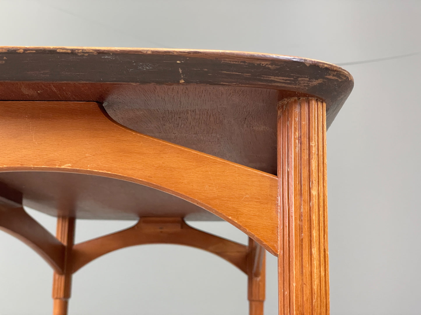 Vintage 1940s Coffee Table Swedish Flamed Mahogany Carved Legs EB11965