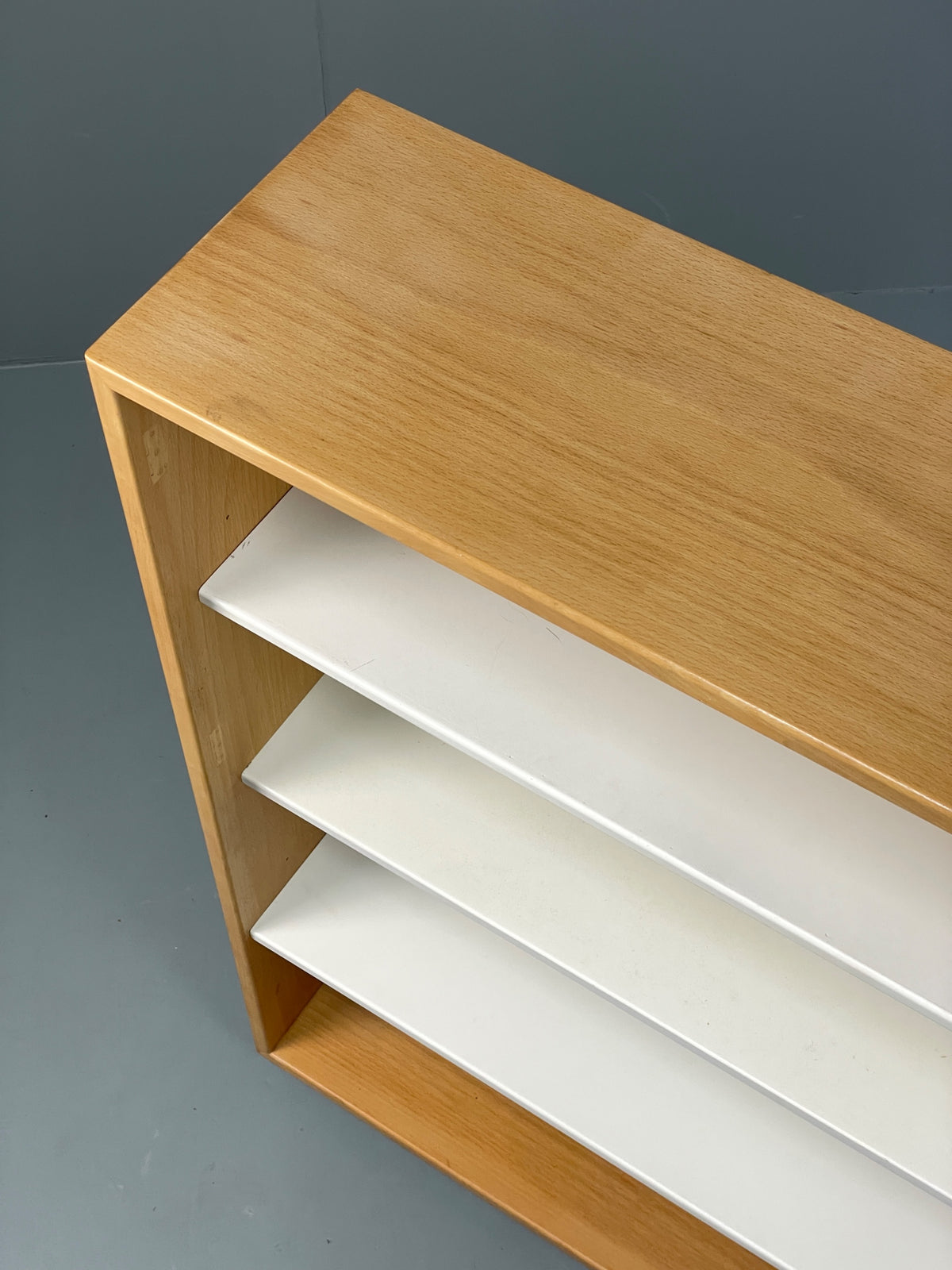 Vintage 1980s Beech Bookcase White Vinyl Base Adjustable Shelving Retro EB13170