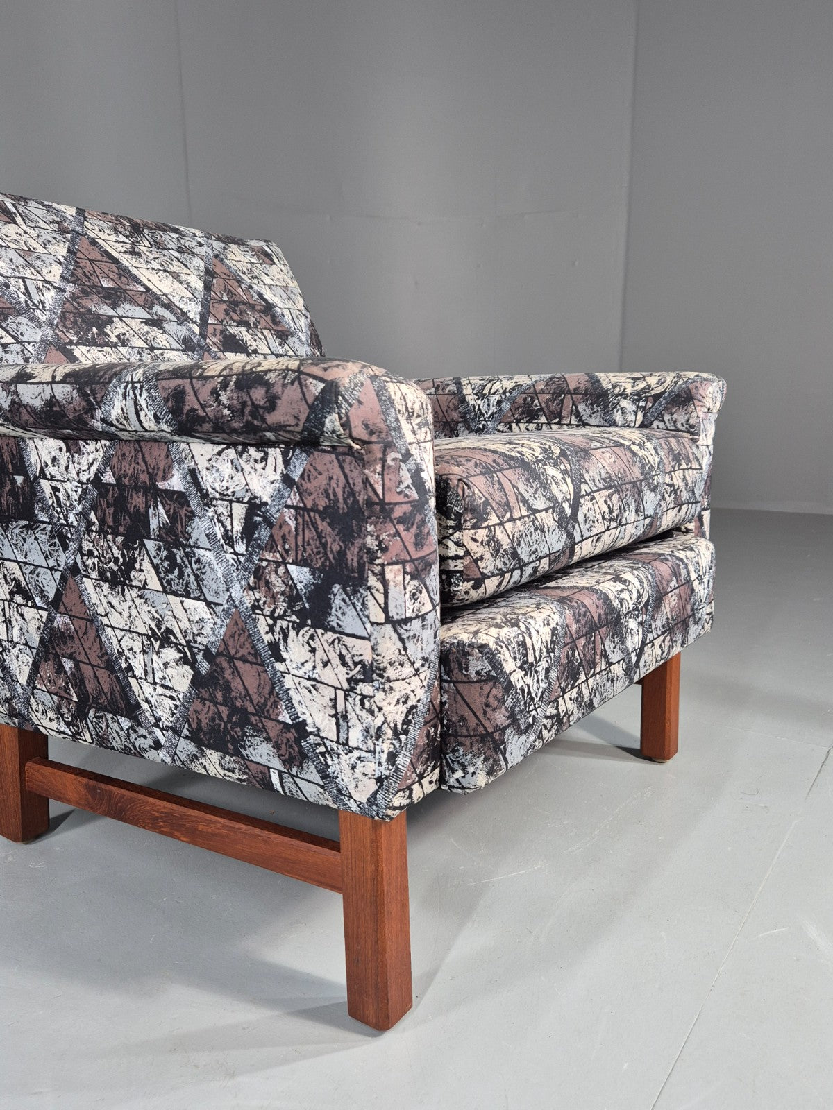 Vintage Midcentury Modern lounge Chair Swedish Design Abstract Pattern EB11100