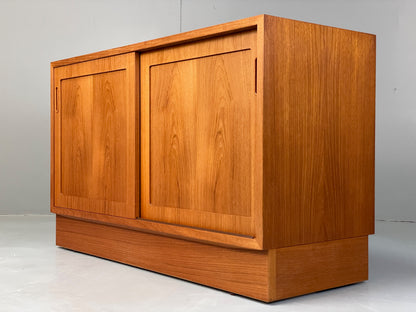 Vintage Hundevad Teak Sideboard Cabinet Danish Mid Century 1960s Shelves EB13103