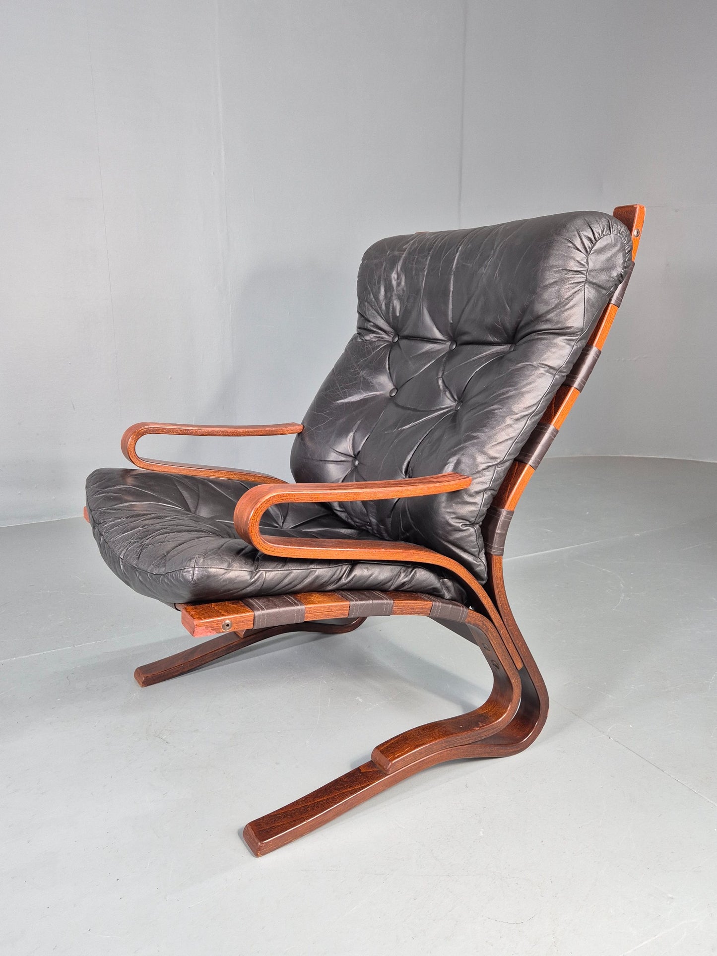 Vintage Mid Century Lounge Chair Black leather Skyline Model 1970s Retro EB12126