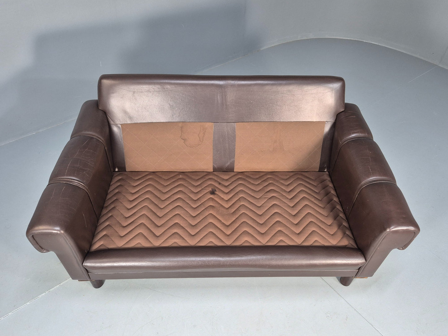 Vintage Danish 2 Seater Brown Leather 1970s Retro Danish MCM Buttoned EB09944