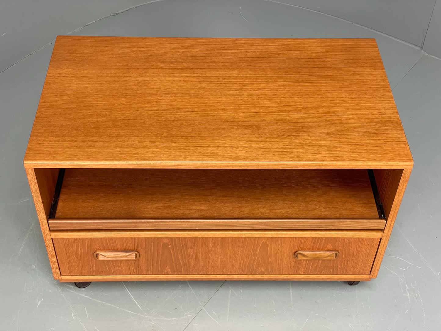Vintage Teak Media Unit G Plan 1970s Sliding Shelf TV Unit EB12069