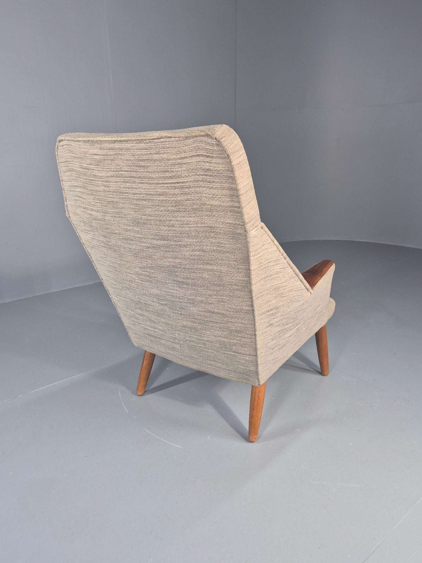 Vintage Mid Century Lounge Chair Danish Design Teak legs and Arms 1950s Retro  EB12320