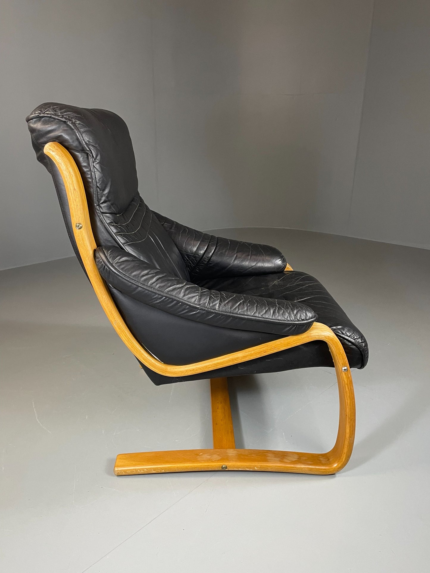 Vintage 70s Retro Lounge Chair Danish Black Leather Bentwood MCM EB06223