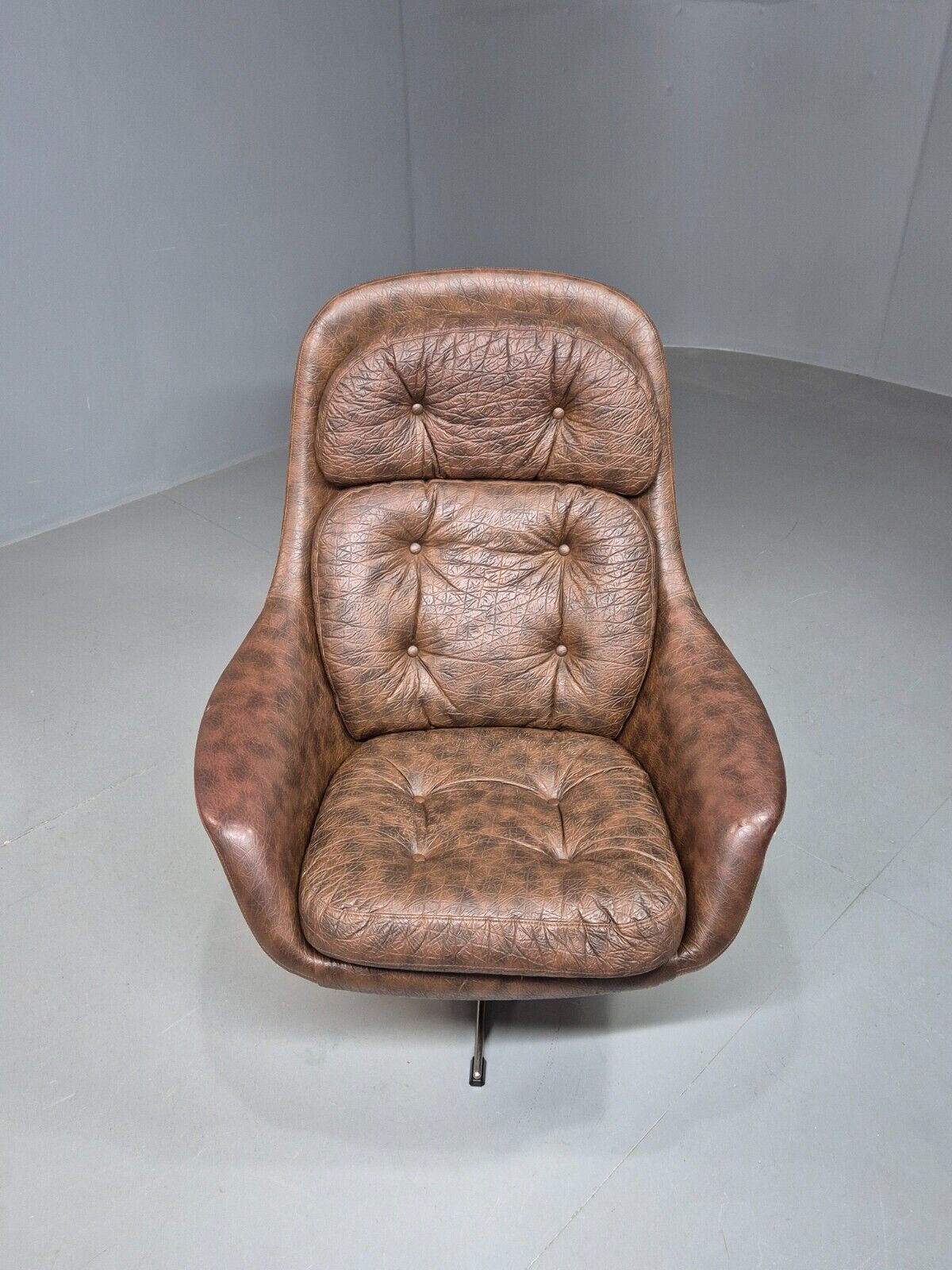 Vintage Danish Swivel Lounge Chair Brown Vinyl Egg Shape Retro 1970s EB8274 MSWI