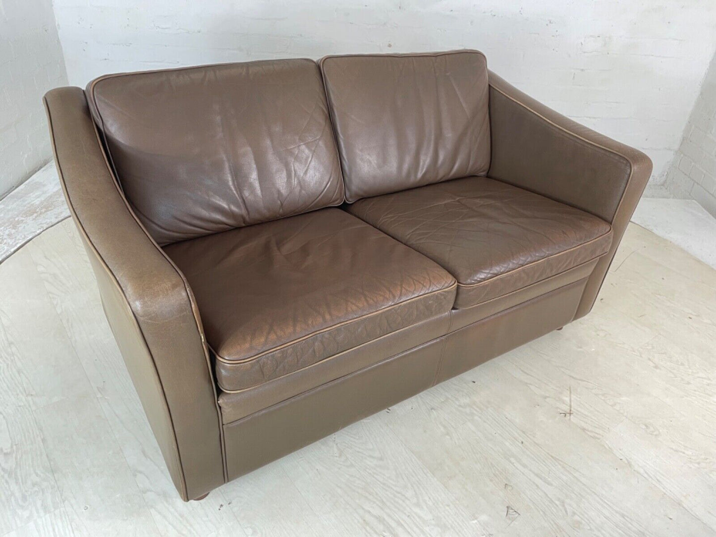 EB4087 Danish Leather two seat sofa, 1970s, retro, vintage, Thams style M2SS