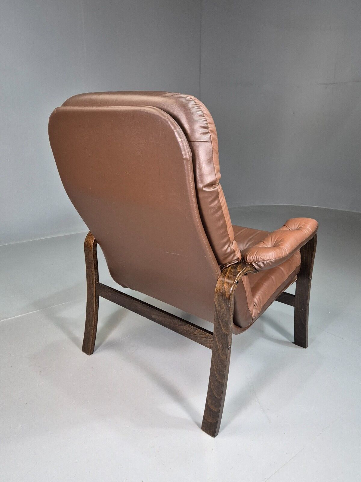 EB7580 Vintage Danish Lounge Chair  Brown Leather  and Vinyl MCM Retro MBEN