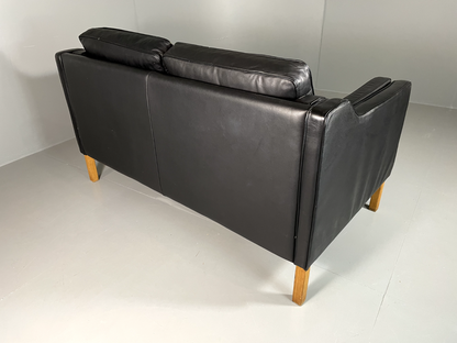 EB5865 Vintage Danish 2 Seat Sofa Black Leather Oak Legs Retro Mid Century M2SS