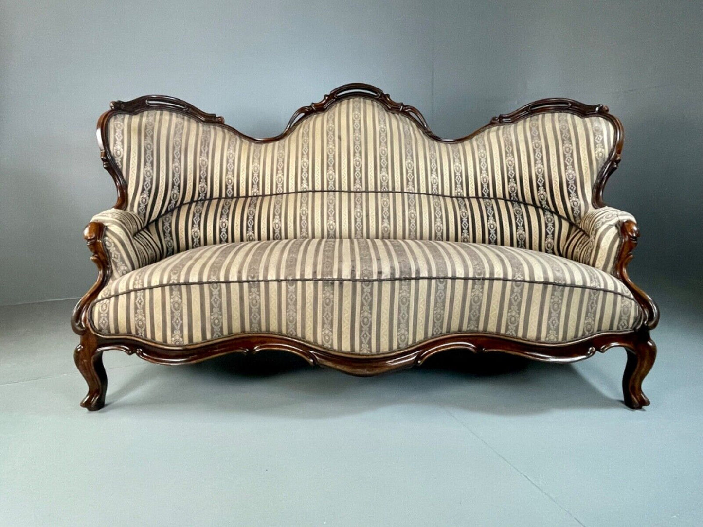 EB4843 Danish Antique Saloon Sofa, Regency Style, Cabriole Legs, Vintage. V2SS