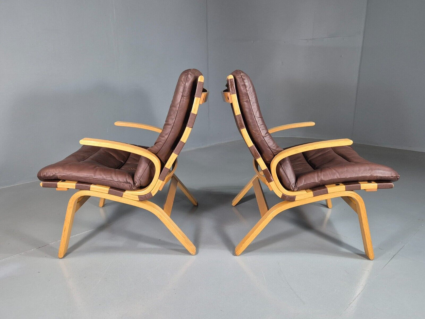 EB7572 2 Vintage Danish Lounge Chairs Leather Bentwood Farstrup Retro MCM MBEN