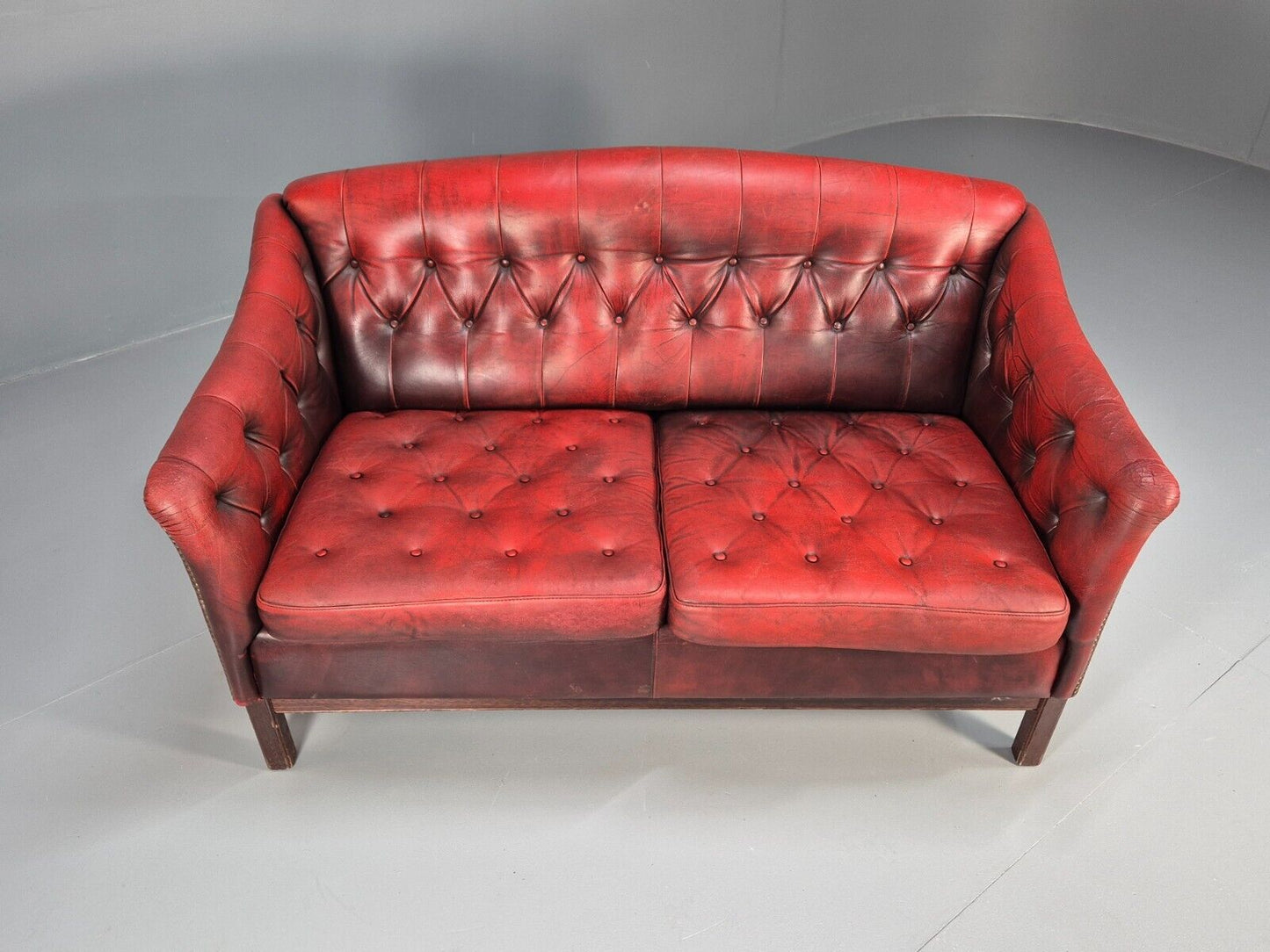 Vintage Danish 2 Seat Sofa Red Leather Chesterfield Style Retro EB8574 VCHE