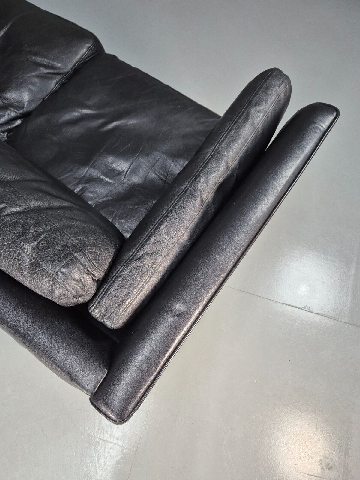 Vintage Danish 2 Seat Sofa Black Leather 1980s Retro MCM EB8696 M2SS