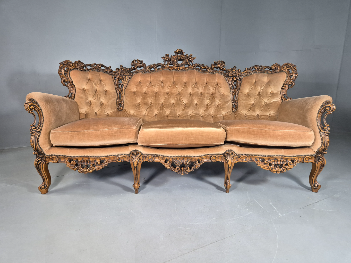 EB7115 Vintage French Antique Style 3 Seat Sofa Carved Frame Peach Velour V3SS