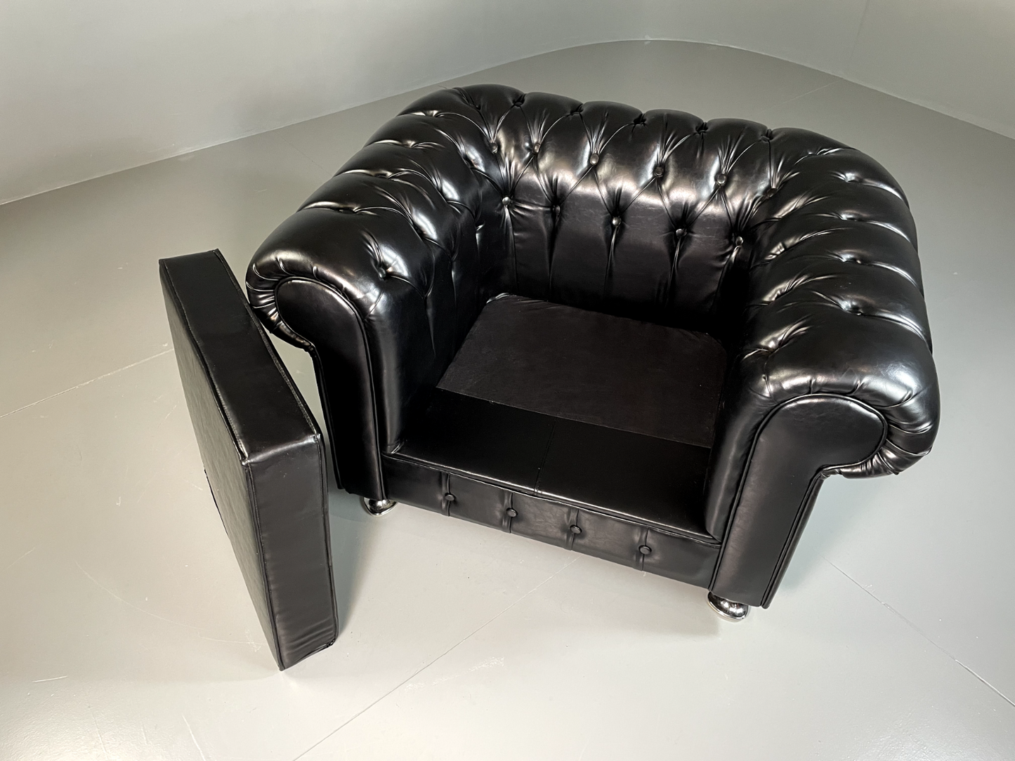 EB6358 Vintage Chesterfield Black Vegan Leather Retro VCHE