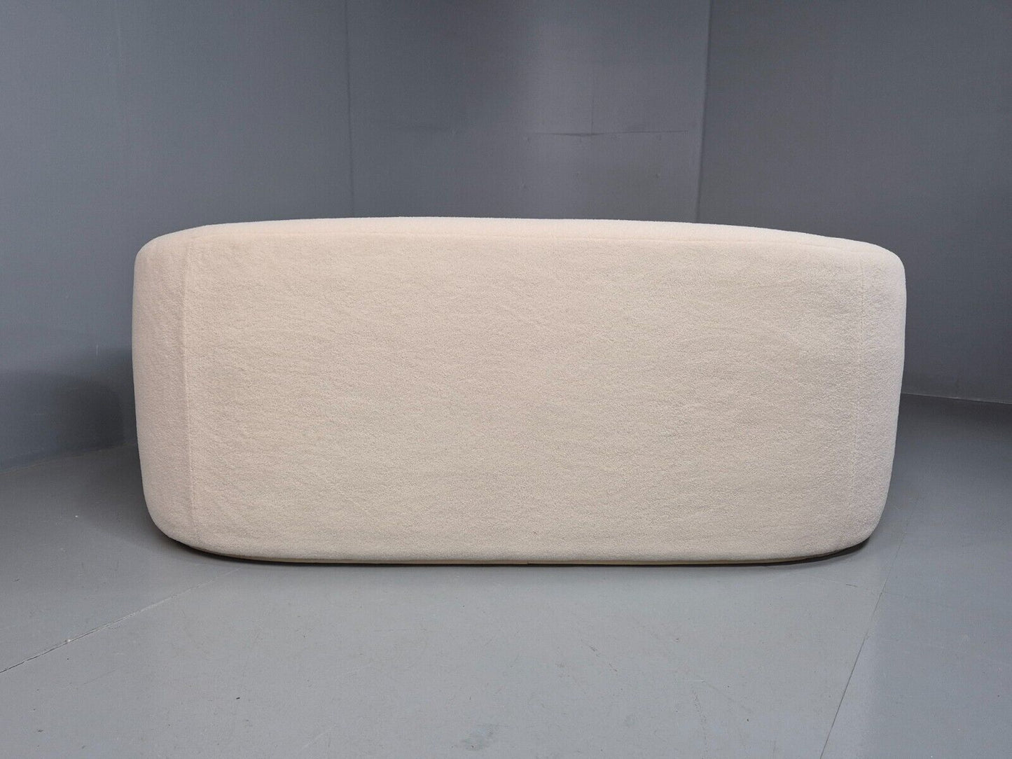 Vintage Banana Sofa White Boucle Modern Edition EB8423 M3SS