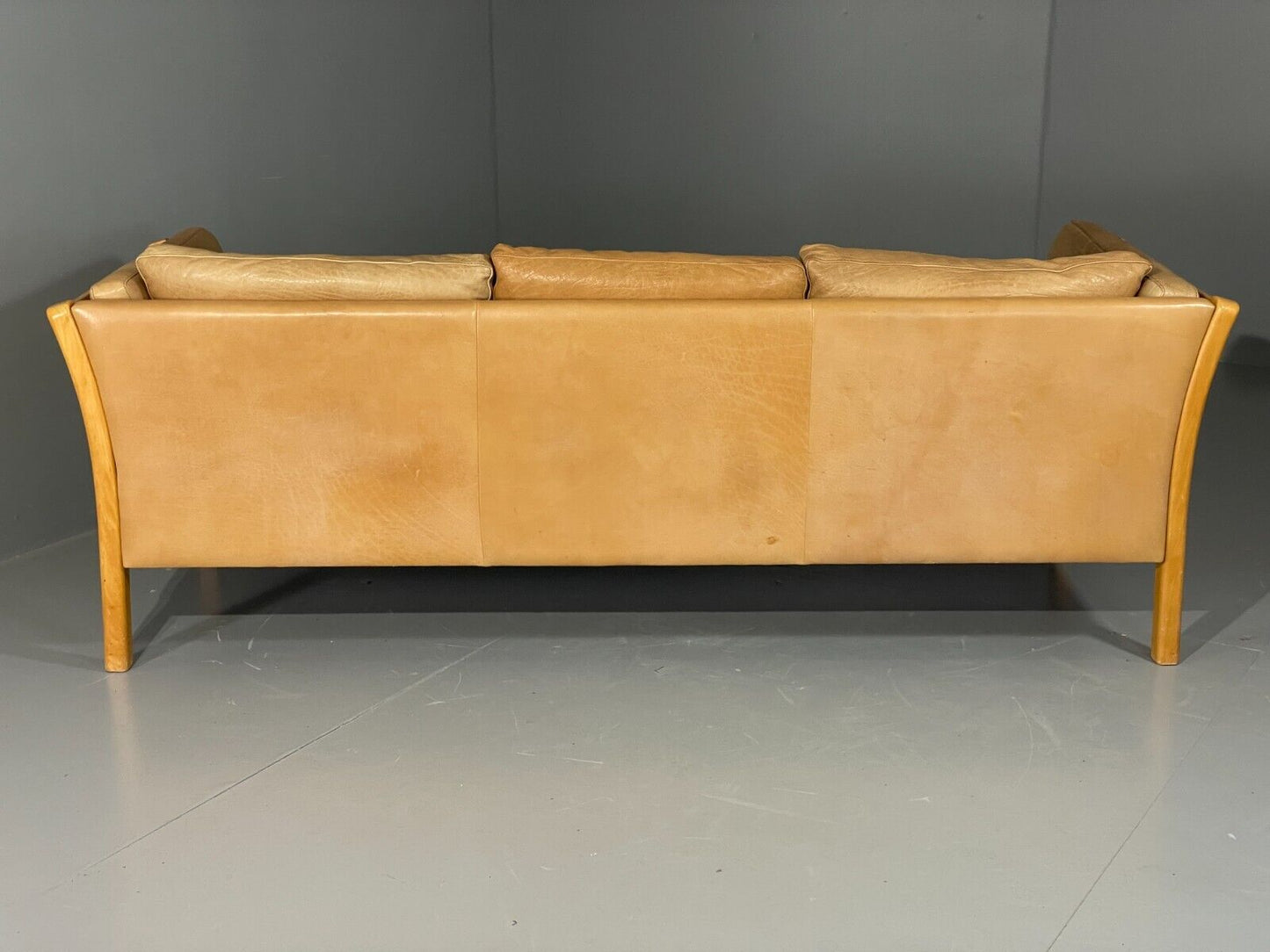 EB6370 Vintage Danish 3 Seat Sofa Tan leather Retro Mid Century Beech M3SS