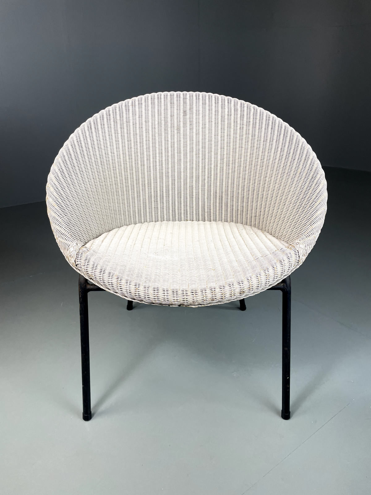 EB5270 Vintage Lloyd Loom White Circular Chair, Retro, MCM, VBER