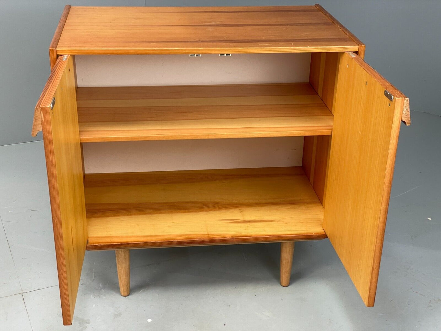 EB6908 Vintage Czechoslovakian Pine Cupboard Modernist Style 1980s  MWOO