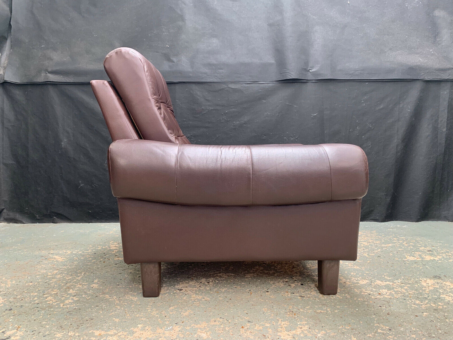 EB1748 Danish Brown Leather & Vinyl Lounge Chair from smoking household VLEA