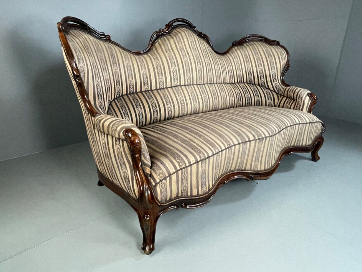 EB4843 Danish Antique Saloon Sofa, Regency Style, Cabriole Legs, Vintage. V2SS