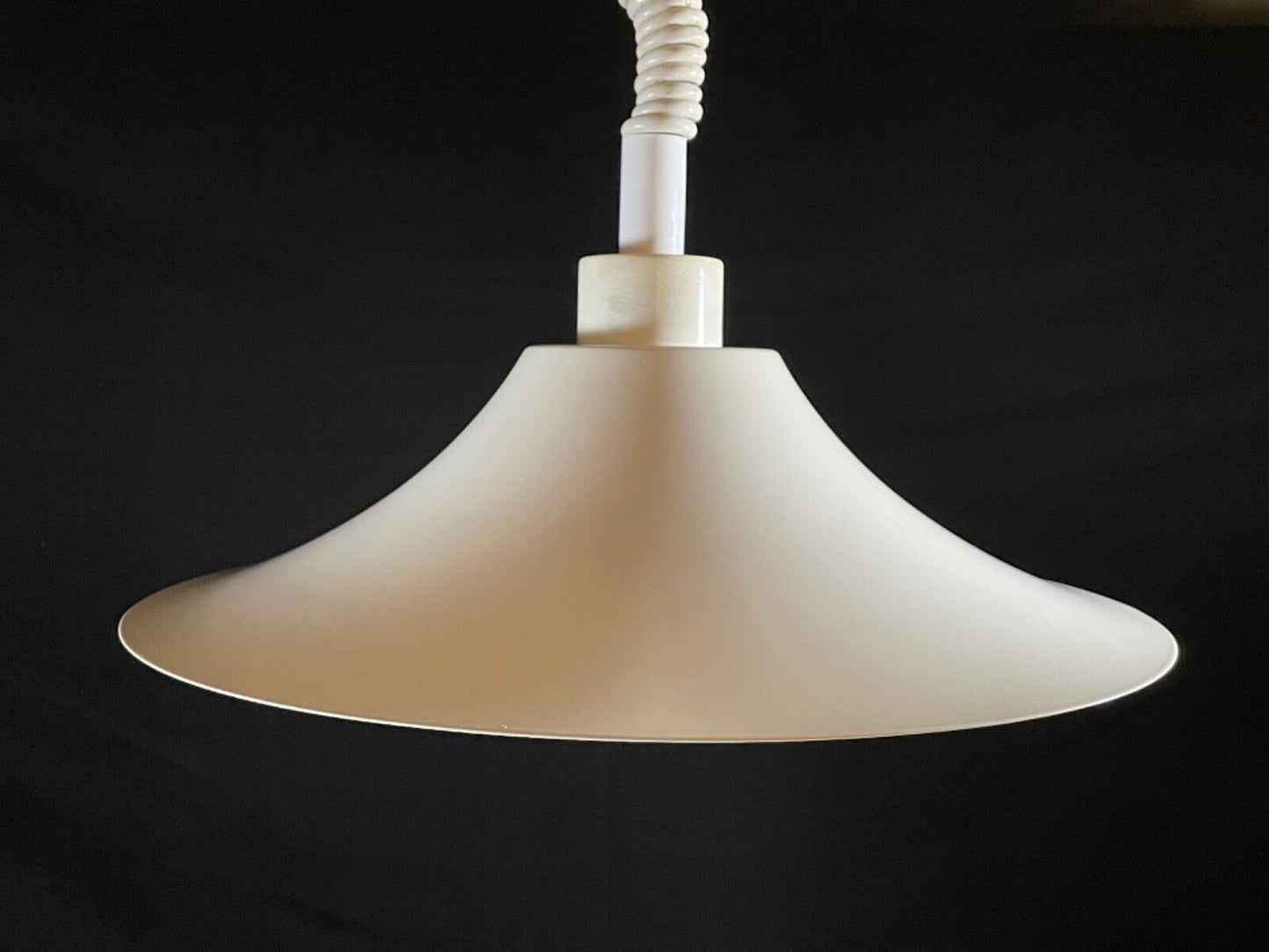 EB5087 Danish Mid Century White Aluminium Pleated Light Pendent, MCM Retro  LCLW