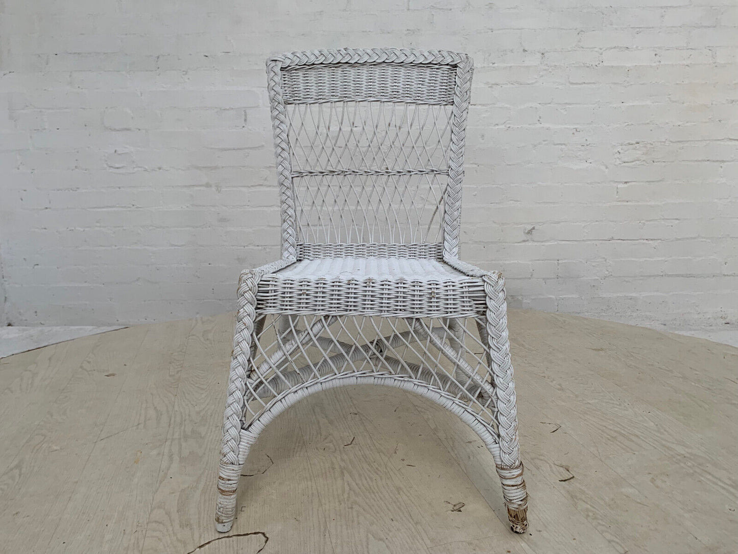 EB3609 Danish White Painted Wicker Dining Chair Mid-Century Modern Cottage MDIN