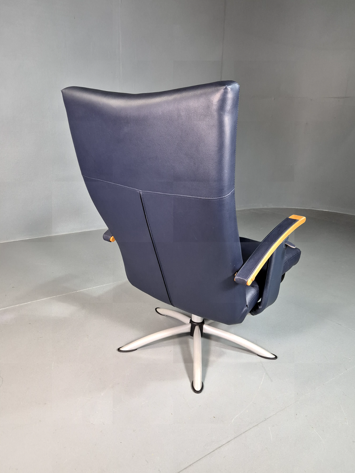 EB7335 Vintage Swedish Swivel Recline Lounge Chair Blue Leather 1980s Retro MSWI