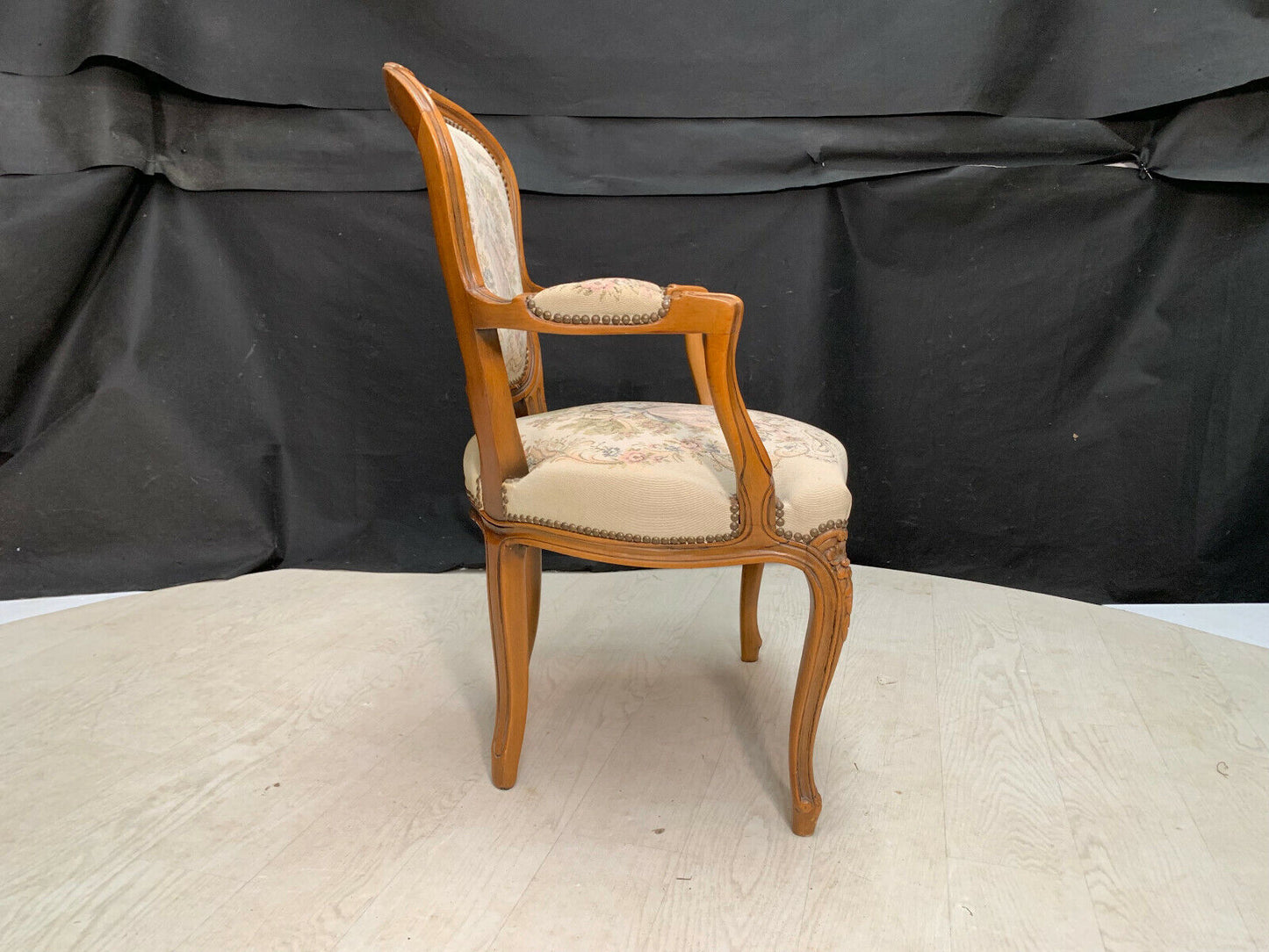 EB2516 Danish Carved Beech & Tapestry Style Cream Wool Chair Vintage VCAR