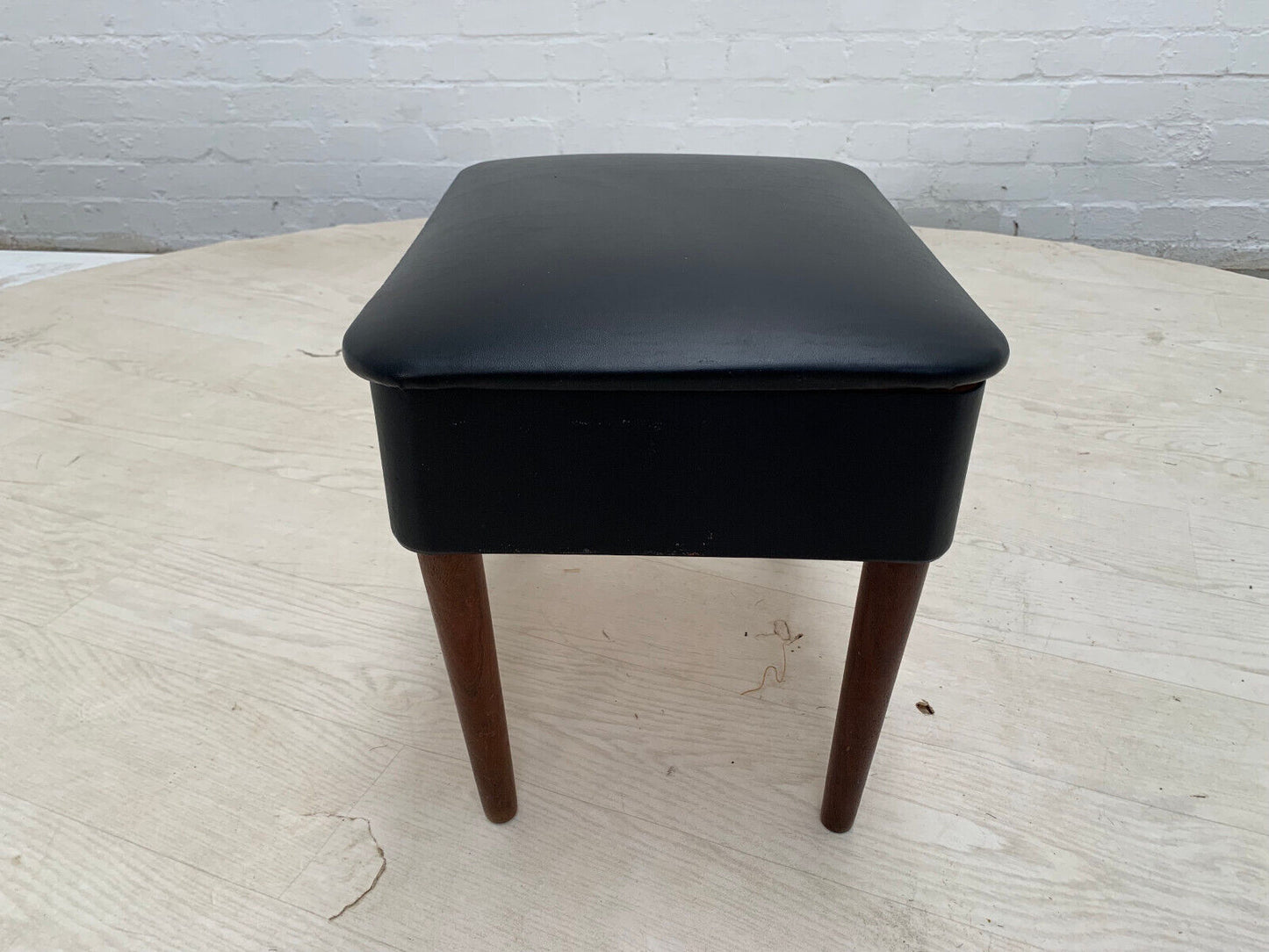 EB3148 Danish Black Vinyl Hobby Box on Turned Teak Legs Retro Vintage MFOO