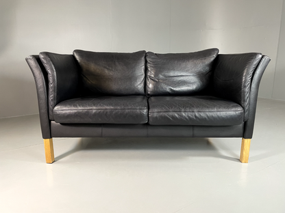 EB5861 Vintage Danish 2 Seat Black Leather Sofa, Retro, MCM M2SS