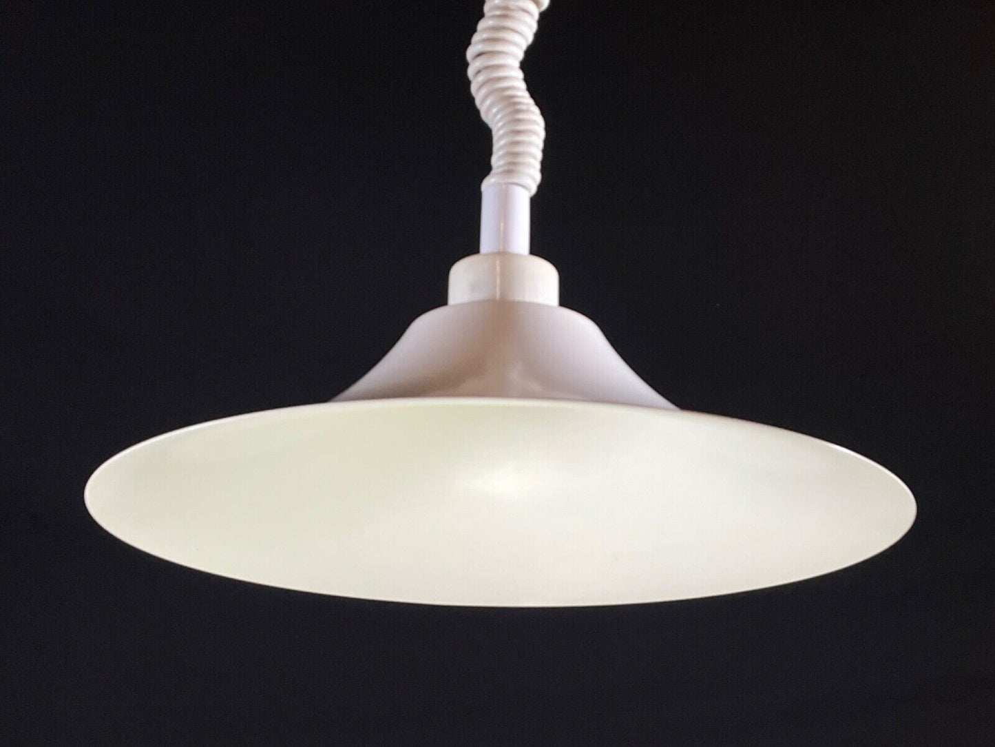 EB5087 Danish Mid Century White Aluminium Pleated Light Pendent, MCM Retro  LCLW